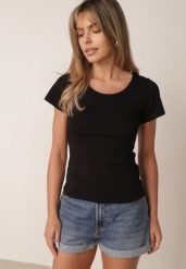 Czarny Gładki T-shirt Bawełniany o Prostym Kroju z Okrągłym Dekoltem Chaffello. Czarne t-shirty damskie Born2be, l, z aplikacjami, z bawełny, bez kołnierzyka. Za 29.99 zł.