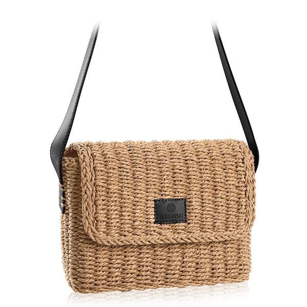 Modna torebka na ramię SOLLY BETLEWSKI beżowy / czarny. Brązowe torebki klasyczne damskie Betlewski, bez wzorów, z materiału, bez dodatków. Za 59.99 zł.