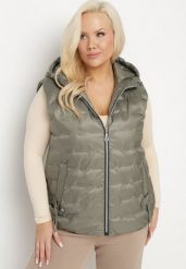 Zielona Pikowana Kamizelka z Kapturem i Ściągaczem w Talii Evelbia. Zielone kamizelki damskie Born2be, plus size, z jeansu. Za 179.99 zł.