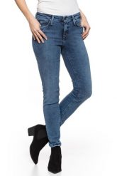 SPODNIE DAMSKIE LEE SCARLETT BLUE PEPPER L526WMUX. Niebieskie spodnie materiałowe damskie Lee, bez wzorów, z jeansu. W wyprzedaży za 79.99 zł.