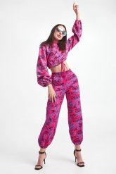 Spodnie dresowe damskie VERSACE JEANS COUTURE. Jeansy damskie Versace Jeans Couture. W wyprzedaży za 863.37 zł.