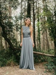 Ceylan Sukienka w kolorze szarym rozmiar: 34-44. Szare sukienki damskie Ceylan, bez wzorów, bez kołnierzyka, bez ramiączek, maxi. Za 160.96 zł.