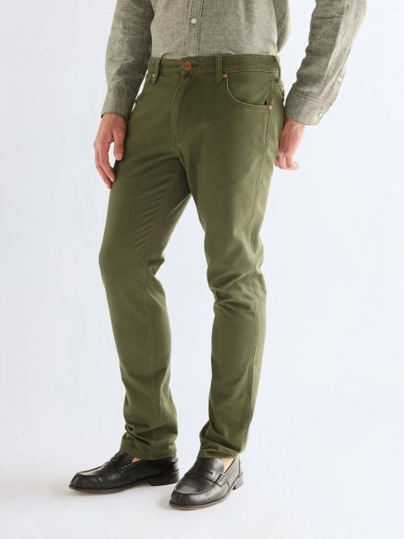 MESKIE SPODNIE WRANGLER GREENSBORO DEEP DEPTHS 112378997. Spodnie materiałowe męskie Wrangler, bez wzorów, z jeansu. Za 189.99 zł.