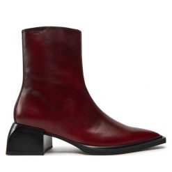 Botki Vagabond Shoemakers. Czerwone botki damskie Vagabond Shoemakers, bez obcasa, na słupku, bez zapięcia. Za 859.99 zł.