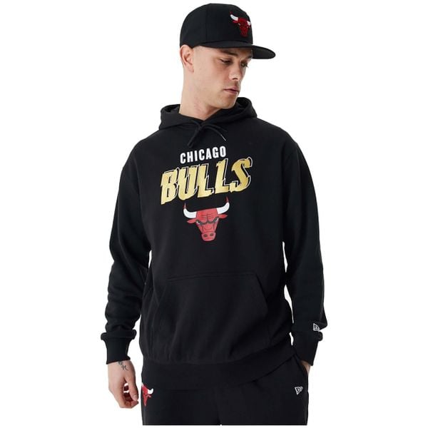 Bluza męska New Era Team Script OS Hoody Chicago Bulls. Czarne bluzy bez kaptura męskie New Era, m. Za 249.99 zł.