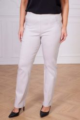 Popielate spodnie Nilda z prostą nogawką wysoki stan PLUS SIZE XXL. Szare spodnie materiałowe damskie Nasi partnerzy, bez wzorów, z elastanu, biznesowe, z podwyższonym stanem, plus size. Za 159.90 zł.