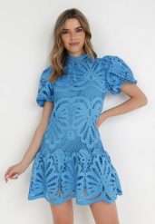 Niebieska Sukienka Cilleis. Niebieskie sukienki damskie Born2be, m, z aplikacjami, z koronki, eleganckie, bez kołnierzyka, bez ramiączek, mini. W wyprzedaży za 191.99 zł.