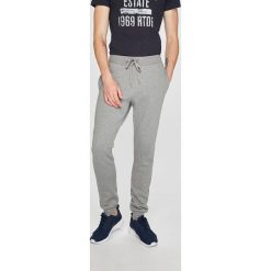 Trussardi Jeans - Spodnie. Szare spodnie materiałowe męskie TRUSSARDI JEANS, bez wzorów, z bawełny, casualowe. W wyprzedaży za 219.90 zł.