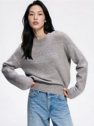Sweter z obniżoną linią ramion - szary. Szare swetry klasyczne damskie Reserved, l, z dzianiny, bez kołnierzyka. Za 119.99 zł.