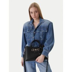 Torebka Guess. Czarne torebki klasyczne damskie Guess, z aplikacjami, bez dodatków. Za 749.99 zł.
