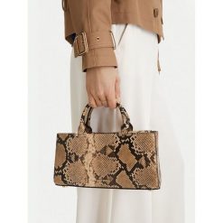 Torebka GINO ROSSI. Brązowe torebki klasyczne damskie Gino Rossi, bez wzorów, bez dodatków. Za 249.99 zł.