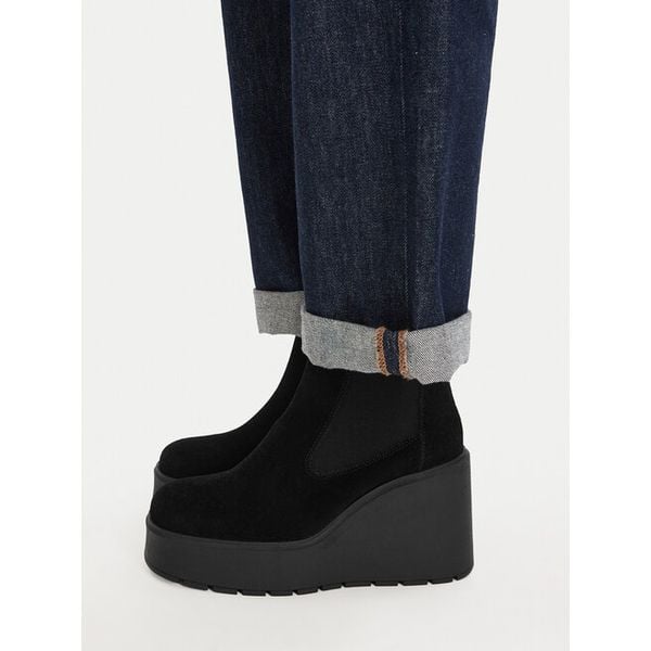 Botki Badura. Brązowe botki damskie Badura, bez obcasa, na koturnie, bez zapięcia. Za 279.99 zł.