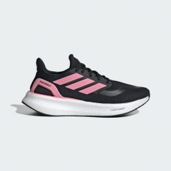 Buty Pureboost 5 Running. Białe obuwie do biegania damskie Adidas. Za 470.85 zł.