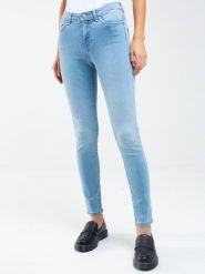 Jeansy damskie skinny jasnoniebieskie Adela 105. Niebieskie jeansy damskie Big Star. W wyprzedaży za 199.99 zł.