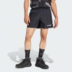 Szorty Terrex Multi. Czarne szorty męskie Adidas, z materiału, bez kołnierzyka. Za 219.00 zł.
