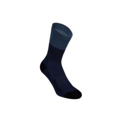 Skarpetki na rower 500 zimowe. Czerwone skarpetki damskie B'TWIN, bez wzorów, z elastanu. Za 29.99 zł.
