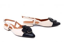 BOMBONELLA 10152343 beige-black, czółenka damskie. Brązowe czółenka damskie Bombonella, bez wzorów, ze skóry, bez obcasa, na obcasie. Za 293.17 zł.