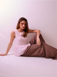 Wiskozowe spodnie wide leg - beżowy. Brązowe spodnie materiałowe damskie Sinsay, bez wzorów, z wiskozy. Za 49.99 zł.