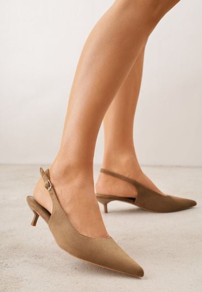 Zielone Sandały Slingback na Szpilce Kaczuszce Vetilia. Zielone sandały damskie Renee, bez wzorów, z jeansu, bez obcasa, na szpilce. Za 89.99 zł.