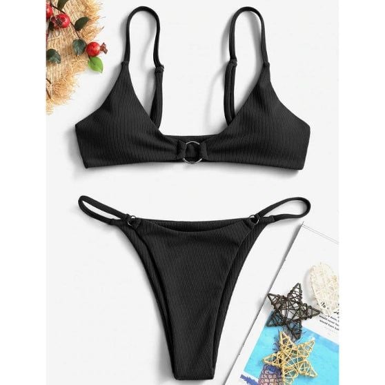 Bikini z ozdobnymi kółeczkami regulowane na lato Mareike. Zielone bikini damskie Intica, bez wzorów. W wyprzedaży za 109.00 zł.