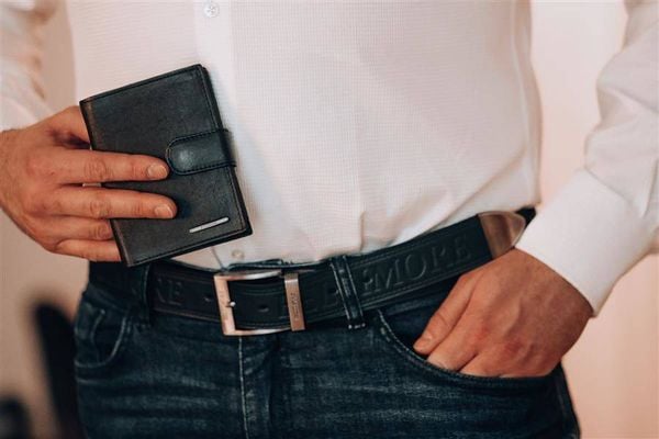 Beltimore męski skórzany pasek szeroki jeans granatowy 520 : Kolory - granatowy, Rozmiar pasków - r.85-100 cm. Niebieskie paski męskie bez wzorów, z jeansu. Za 54.90 zł.