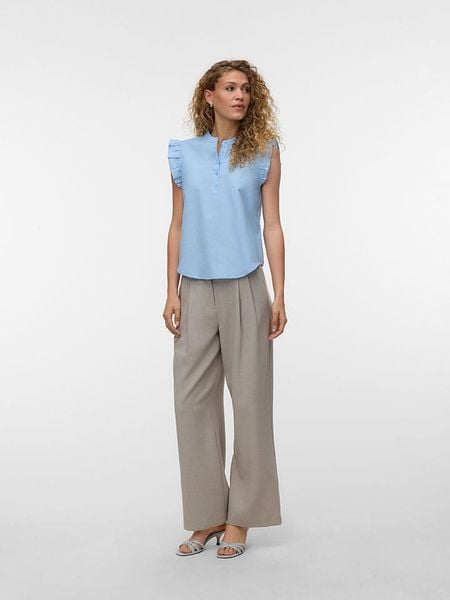 Vero Moda Bluzka w kolorze błękitnym rozmiar: M. Niebieskie bluzki damskie Vero Moda, m, bez wzorów, z bawełny, bez kołnierzyka, bez ramiączek. Za 84.01 zł.