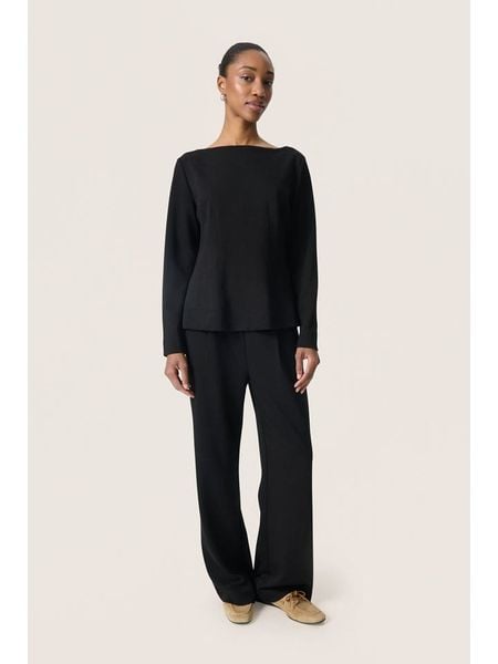 Soaked in Luxury Bluzka w kolorze czarnym rozmiar: S. Czarne bluzki damskie Soaked in Luxury, s, bez wzorów, bez kołnierzyka, bez ramiączek. Za 104.99 zł.