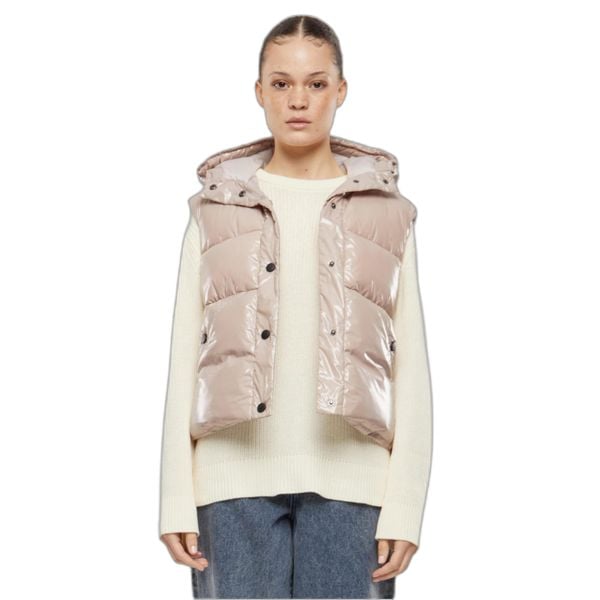 Kurtka bez rękawów z kapturem z recyklingu dla kobiet Urban Classics Sherpa. Czerwone kurtki damskie Urban Classics, bez wzorów, z puchu, z kapturem. Za 254.90 zł.