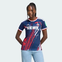 Koszulka piłkarska FC Koeln. Białe t-shirty damskie Adidas, l, bez wzorów, z materiału, bez kołnierzyka. Za 439.00 zł.