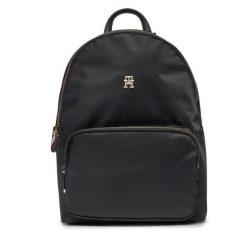 Plecak Tommy Hilfiger. Czarne plecaki damskie Tommy Hilfiger, bez wzorów. Za 299.99 zł.