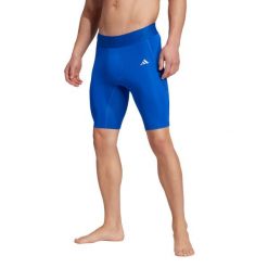 Szorty adidas Techfit. Niebieskie szorty męskie Adidas, bez kołnierzyka. Za 86.00 zł.