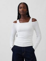 GAP Koszulka w kolorze białym rozmiar: XL. Białe bluzki damskie GAP, xl, bez wzorów, z bawełny, bez kołnierzyka, bez ramiączek. Za 88.64 zł.