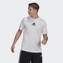 Koszulka adidas Primeblue Designed To Move Sport. Białe t-shirty sportowe męskie Adidas, l, z poliesteru, bez ramiączek, na fitness i siłownię. Za 96.99 zł.