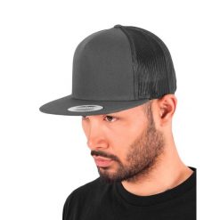 Zwykła Czapka Z Daszkiem. Czarne czapki męskie CLASSIC, bez wzorów. Za 55.99 zł.