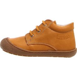 Skórzane sneakersy w kolorze jasnobrązowym. Brązowe trampki i tenisówki chłopięce Lamino Shoes, bez wzorów, bez zapięcia. W wyprzedaży za 115.95 zł.