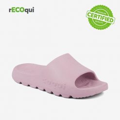 Klapki damskie Coqui Lou ekologiczne. Czerwone klapki damskie Coqui, bez wzorów, z materiału, bez obcasa, na płaskiej podeszwie. Za 122.99 zł.