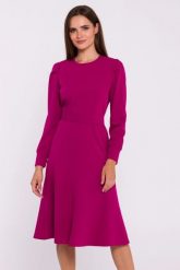 Elegancka sukienka rozkloszowana z paskiem fioletowa. Fioletowe sukienki damskie Stylove, xxl, bez wzorów, eleganckie, bez kołnierzyka, bez ramiączek, rozkloszowane. Za 409.00 zł.