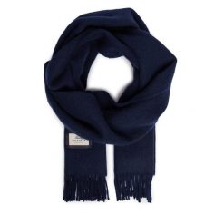 Szalik Tommy Hilfiger. Niebieskie szaliki męskie Tommy Hilfiger, bez wzorów. Za 329.99 zł.