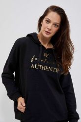 Bluza z kapturem i ozdobnym napisem czarna. Czarne bluzy z kapturem damskie MOODO, m, z bawełny. W wyprzedaży za 69.99 zł.
