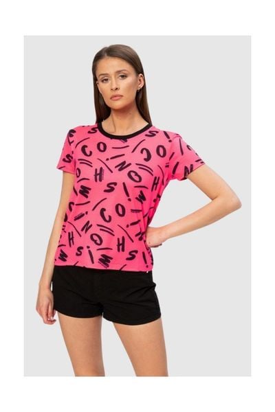 MOSCHINO Różowy t-shirt damski w czarne litery, Rozmiar S. Czerwone t-shirty damskie MOSCHINO, s, bez wzorów, prążkowane, bez kołnierzyka. W wyprzedaży za 270.99 zł.