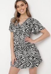 Czarno-Biała Sukienka Mini z Wiskozy w Abstrakcyjne Paski Ethikala. Czarne sukienki damskie Born2be, na lato, l, bez wzorów, z wiskozy, bez kołnierzyka, bez ramiączek, mini. W wyprzedaży za 71.99 zł.