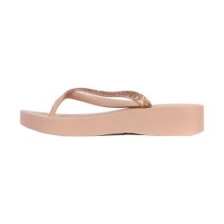 Japonki damskie Ipanema Mesh Chic Plat. Czerwone klapki damskie Ipanema, bez wzorów, z gumy, bez obcasa. Za 92.99 zł.