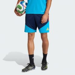 Szorty treningowe Spain 26 Tiro. Niebieskie szorty męskie Adidas, bez kołnierzyka. Za 199.00 zł.