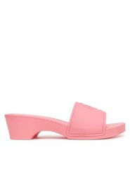 Guess Klapki E5GZ06 BB00F Różowy. Czerwone klapki damskie Guess, z aplikacjami, z tworzywa sztucznego, bez obcasa. Za 219.99 zł.