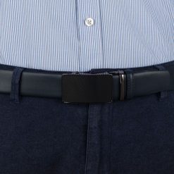 Pasek męski skórzany 3,5 cm klamra automatyczna Beltimore granatowy 02-543 : Kolory - granatowy, Rozmiar pasków - r.115-130 cm. Niebieskie paski męskie bez wzorów, ze skóry, wizytowe. Za 64.99 zł.
