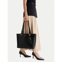 Torebka MEXX. Czarne torebki klasyczne damskie Mexx, bez wzorów, bez dodatków. Za 199.99 zł.