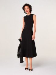 Rodier Sukienka w kolorze czarnym rozmiar: L. Czarne sukienki damskie Rodier, l, bez wzorów, bez kołnierzyka, bez ramiączek, midi. Za 404.99 zł.