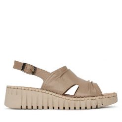 Sandały Lasocki. Brązowe sandały damskie Lasocki, bez wzorów, bez obcasa, na koturnie. Za 149.99 zł.
