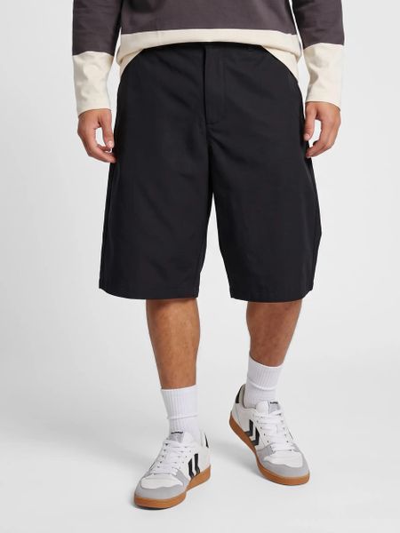 Hummel Szorty hmlI-D BIG SHORTS z recyklingowanego poliestru – dłuższy krój,. Czarne szorty damskie HUMMEL, bez wzorów, z materiału, klasyczne, z standardowym stanem. Za 229.44 zł.