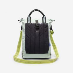 Torba Decathlon x Tetsunori. Czarne torebki klasyczne damskie Decathlon, bez wzorów, z materiału, bez dodatków. Za 179.99 zł.